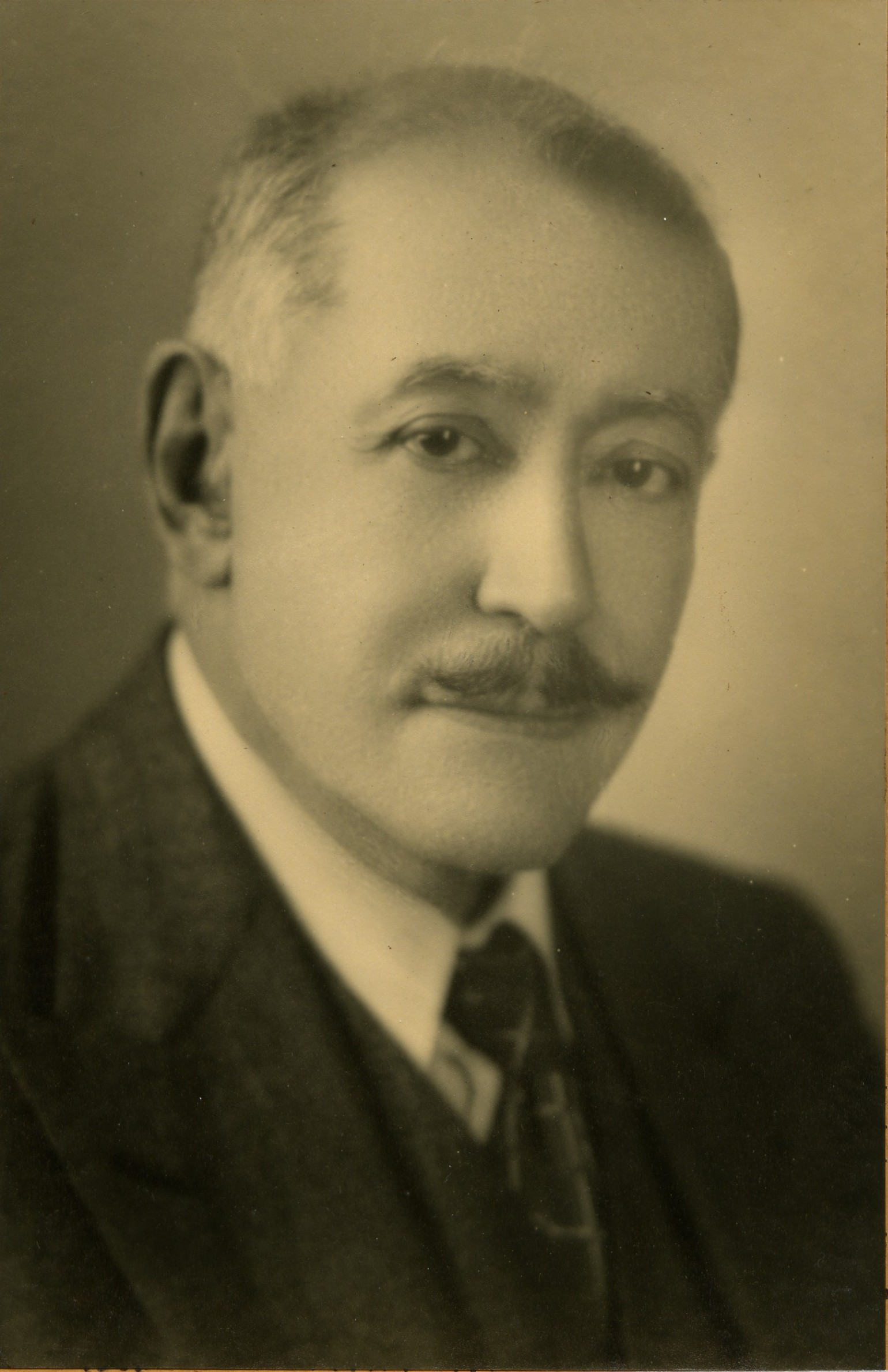 Dr. Enrique Avalos Pérez 